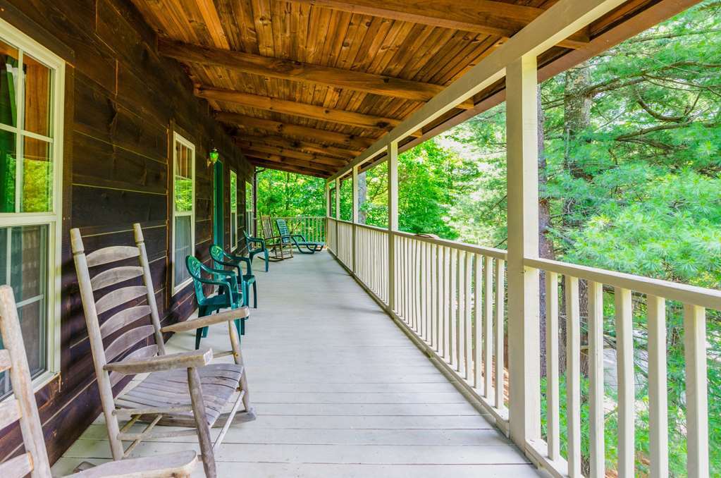 Highland Hills Motel & Cabins Бун Екстериор снимка