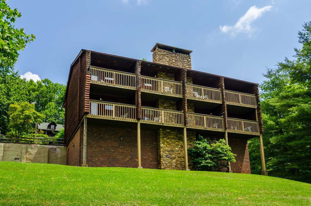 Highland Hills Motel & Cabins Бун Екстериор снимка