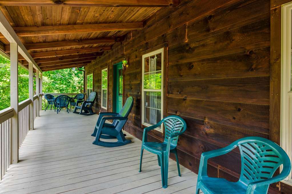 Highland Hills Motel & Cabins Бун Екстериор снимка