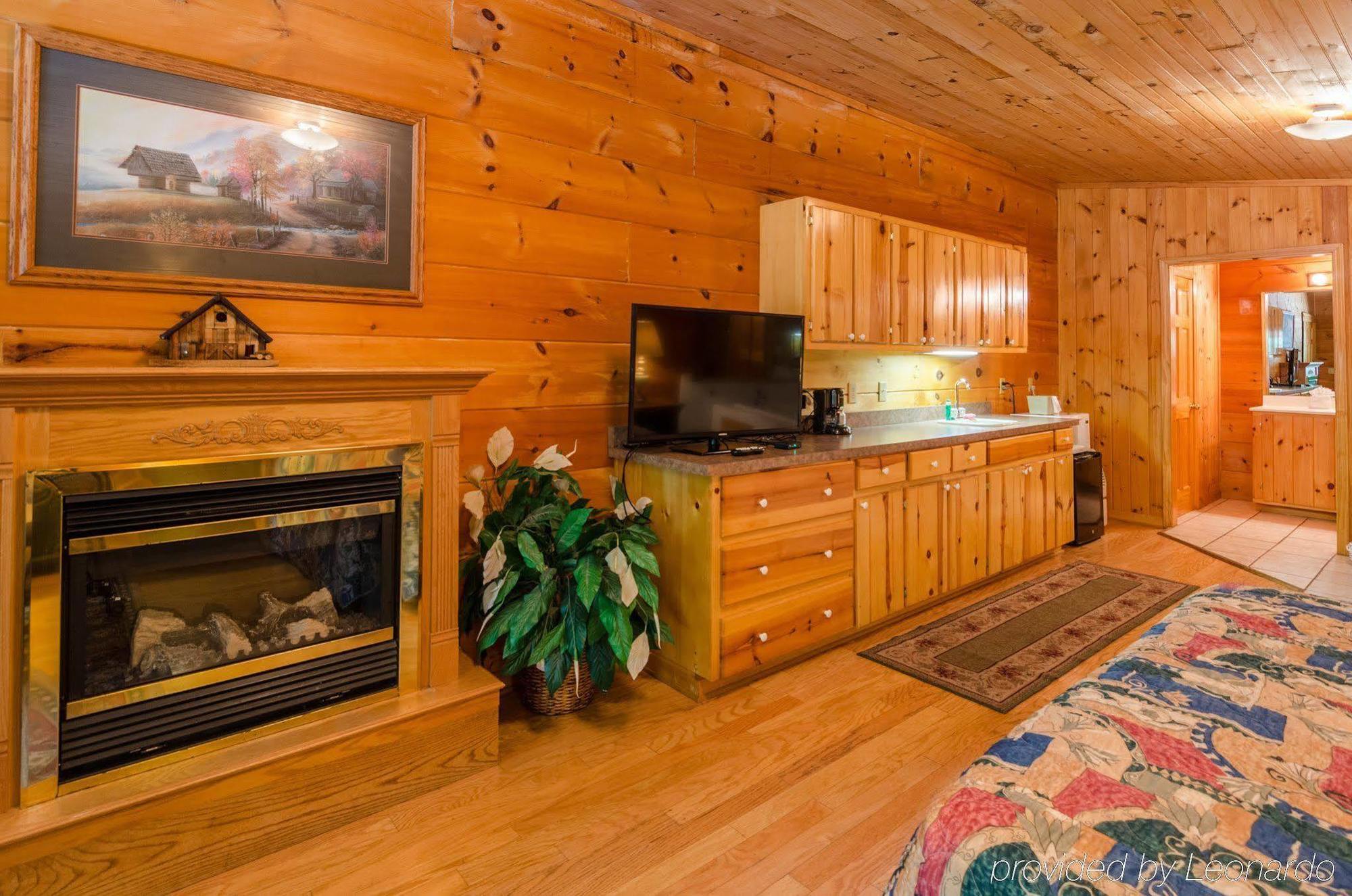Highland Hills Motel & Cabins Бун Екстериор снимка