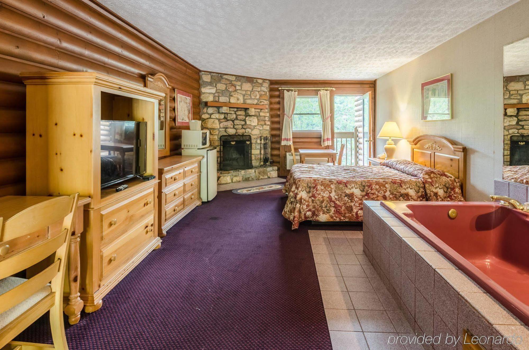 Highland Hills Motel & Cabins Бун Екстериор снимка