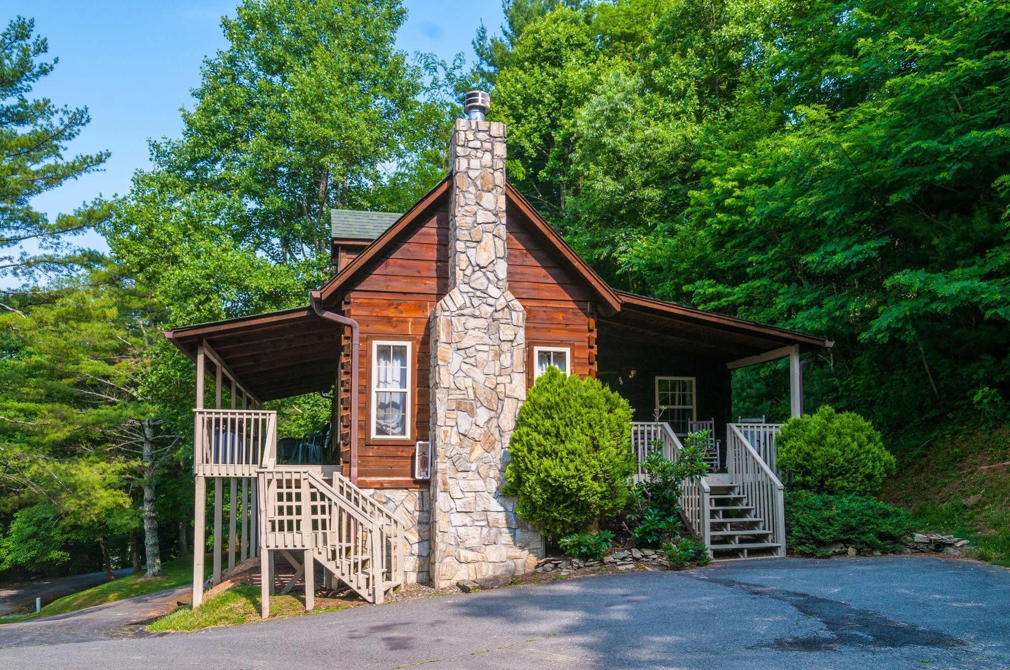 Highland Hills Motel & Cabins Бун Екстериор снимка
